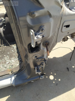 ÇIKMA VOLVO S40 SAĞ ÖN KAPI MENTEŞESİ ÜST