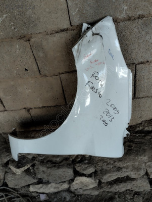 2013-2016 Ford Fiesta sol ön çamurluk