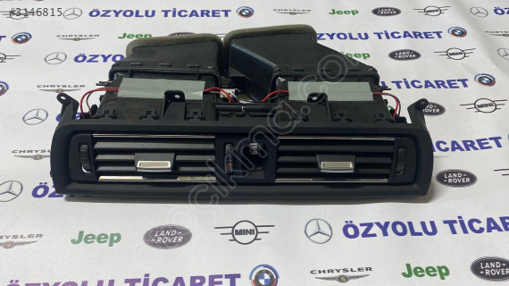 BMW F10 LCİ 2013-2016 Orta Havalandırma Izgara 9209136