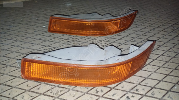 Toyota Corolla AE101 sol ön tampon sinyal lambası