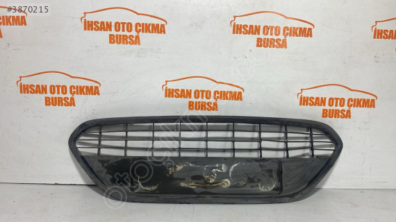 Ford FOCUS 08 Ön Tampon Orta Izgarası 8M51 17B968 A