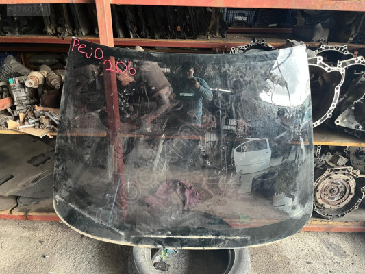 Peugeot 206 ön cam