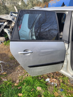 Scenic sağ arka kapı orjinal hatasız