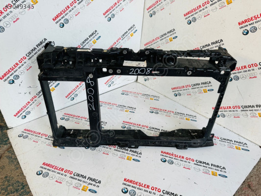 Peugeot 2008 ön panel  2020 24