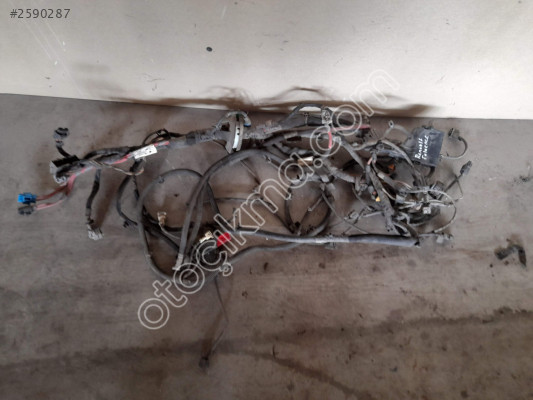 RENAULT FLUENCE MOTOR İÇİNDEN İÇ SİGORTAYA GİDEN TESİSAT