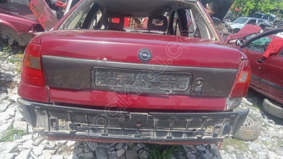 Opel Astra f bagaj kapağı yedek parça