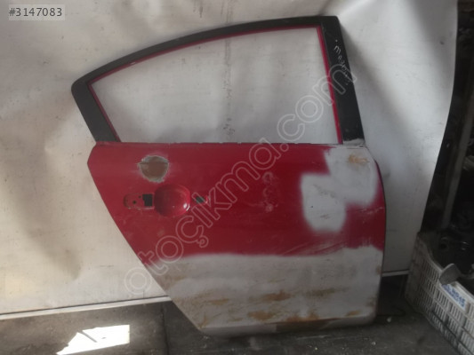 MAZDA 3 SEDAN SAĞ ARKA KAPI