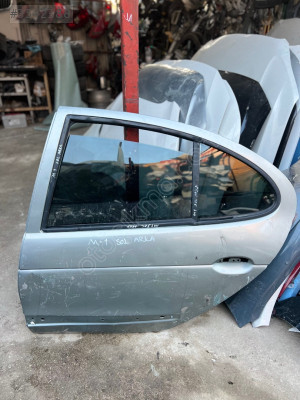 Renault Megan 1 çıkma arka sol kapı dolu
