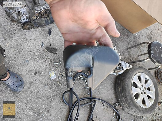 72138-0D070 toyota yaris 2017 ön koltuk kızağı kapağı