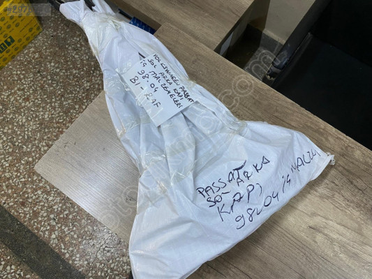 VOLKSWAGEN PASSAT SOL ARKA KAPI CAM KRİKOSU 98-04 MODEL