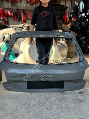 Audi Q2 çıkma arka bagaj kapağı