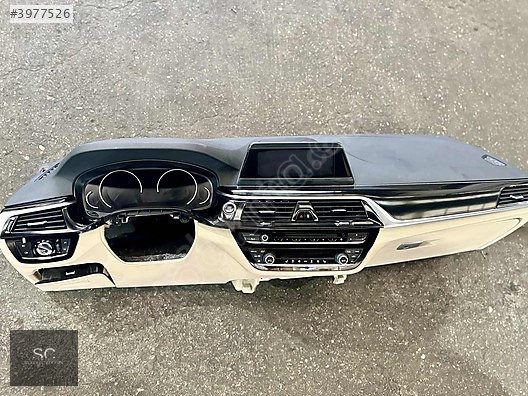 BMW G30 ÖN GÖĞÜS - BMW G30 KLİMA PANELİ - G30 KLİMA IZGARALARI
