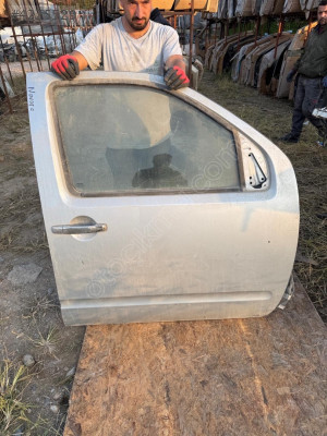 Nissan navara sağ ön kapı