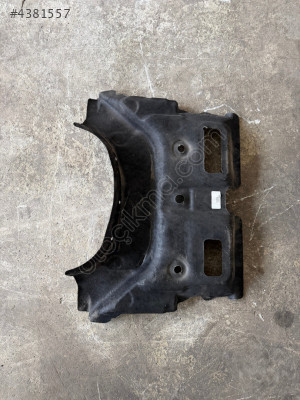 BMW X6 F16 GÖĞÜS KEÇESİ ÇIKMA ORJİNAL