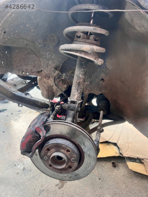 RENAULT MEGANE 1-98 ÖN SAĞ SOL TAŞIYI DOLU ÇIKMA ORJİNAL