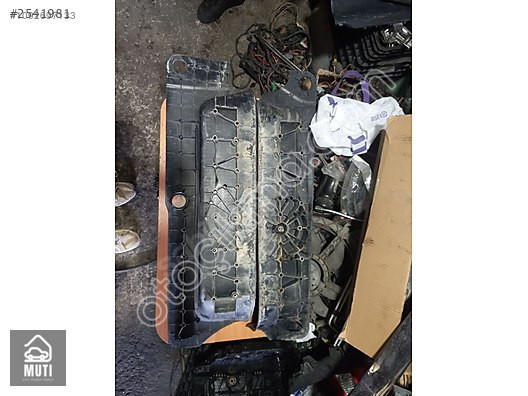 Renault Trafic Sağ-Sol Marşpiyel Basamak Bakaliti 8200967010