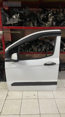 COURİER SOL ÖN KAPI HATASIZ BOYASIZ ORJİNALL ÇIKMA PARÇA