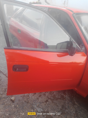 ASTRA F SAG ÖN KAPI TEMİZ