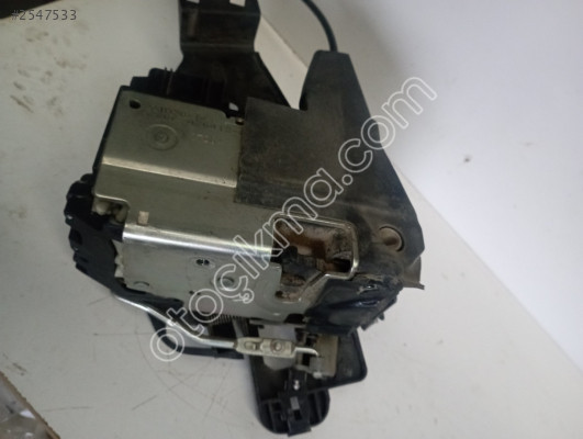 Ford Fiesta 02.08.Sağ arka kapı kilidi .2S61A26412