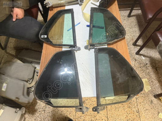 2013-17 VW GOLF 7 SAĞ/SOL ARKA KAPI KELEBEK CAMI ORJ ÇIKMA