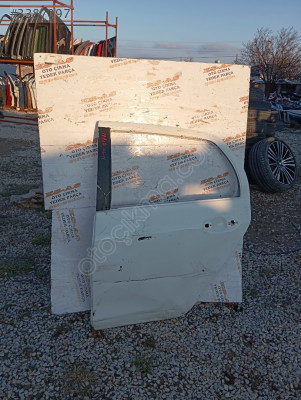Toyata yaris cıkma sol arka kapı 2006-2011