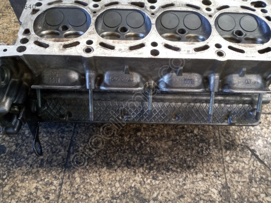BMW M62 üst silindir kapağı