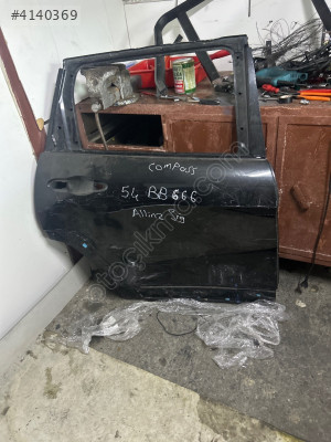 Jeep Conpass sağ arka kapı