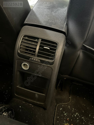 VOLKSWAGEN JETTA 2012 MODEL ARKA KONSOL