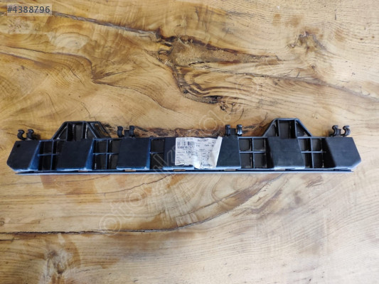 MERCEDES C W204 ARKA TAMPON ORTA BRAKETİ A2048850565