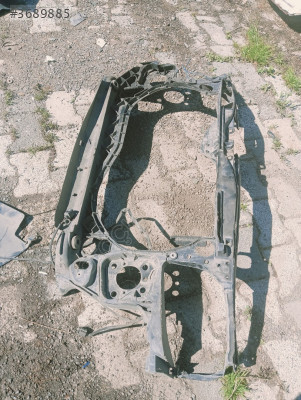 Audi A4 ön panel b7 kasa