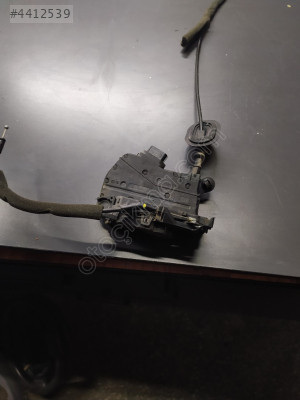 Renault Clio 4 sağ ön kapı kilidi