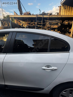 RENAULT FLUENCE SOL ARKA KAPI KONUK OTO