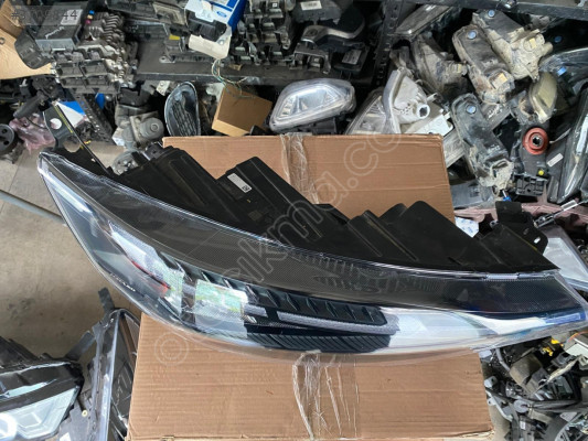 MİRİM OTODAN FORD CUSTOM 2024 SAĞ FAR