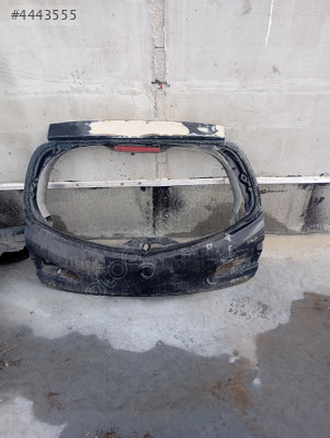 Alfa Romeo 147 bagaj kapağı