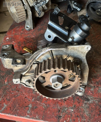FORD FİESTA 1,4 MAZOT POMPASI ÇIKMA