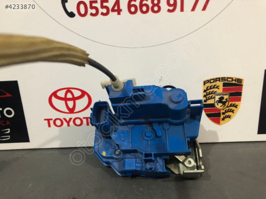 FİAT 500L SAĞ ÖN KAPI KİLİDİ ORJİNAL