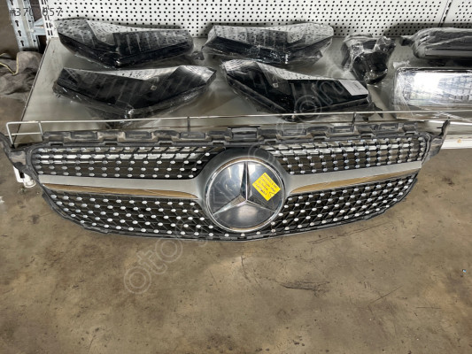 MERCEDES C SERİSİ ÖN PANJUR ORJİNAL ÇIKMA PARÇA