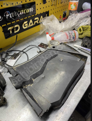 BMW E39 hava filtre kutusu kapagı 64318379624