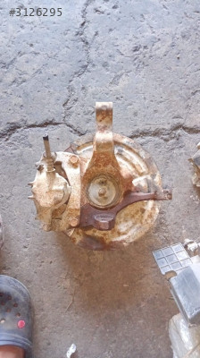 Laguna 1 Volvo motor 5 bijonlu sağ ön taşıyıcı çıkma