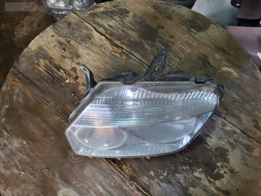 Dacia duster sol ön far