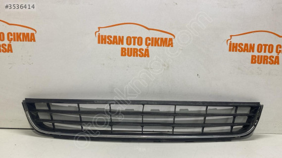 VW Jetta Ön Tampon Orta Izgara 2011-2013 orijinal çıkma