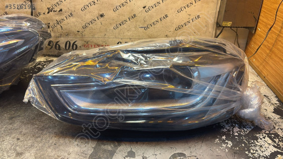 AUDİ A4 XENON SOL FAR
