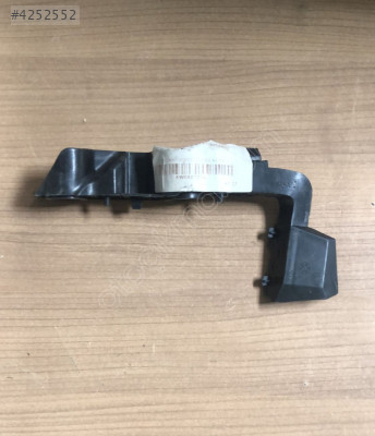 8W0807284 AUDİ A4 ÖN TAMPON BRAKETİ SAĞ 2017-2021