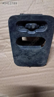 RENAULT CLİO 98-08 ARASİ SİS FAR DÜĞMESİ ÇERÇEVESİ