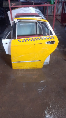 Fiat linea sağ arka kapı  2010