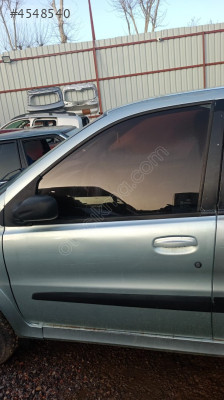 tata indica sol ön kapı dolu