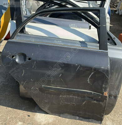 TOYOTA COROLLA SAĞ ARKA KAPI