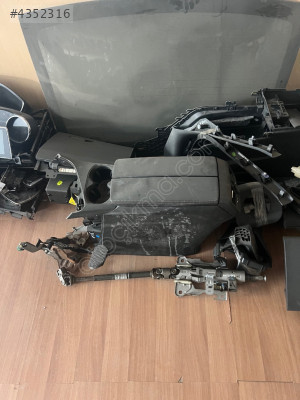 Peugeot 3008 orta konsol çıkma