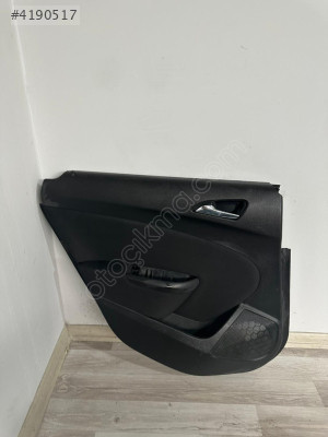 nissan Qashqai sol arka kapı döşemesi 1557172