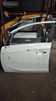 Opel corsa D sol ön kapı 2015 çıkma